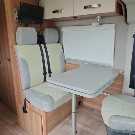 Furgo Camper Kamp alanı *